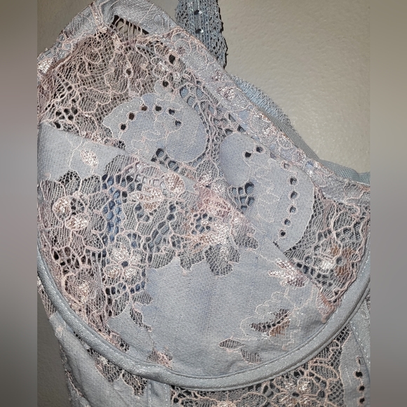 🆕️ PLT Blue Lace Detail Split Front Cami Top Bustier PrettyLittleThing - Medium - Picture 2 of 6